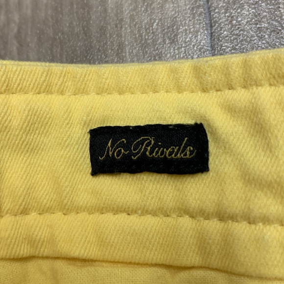 Mens AKOO Yellow Flat Front Casual Frayed Hem Chino Shorts - Picture 6 of 9